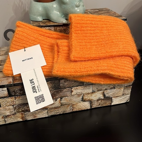 NWT Zara Arm Warmers with Thumb Holes - Picture 3 of 5